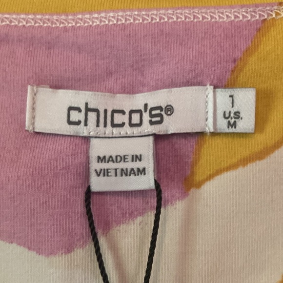 Colorful short sleeve Chico’s Top - Picture 2 of 4